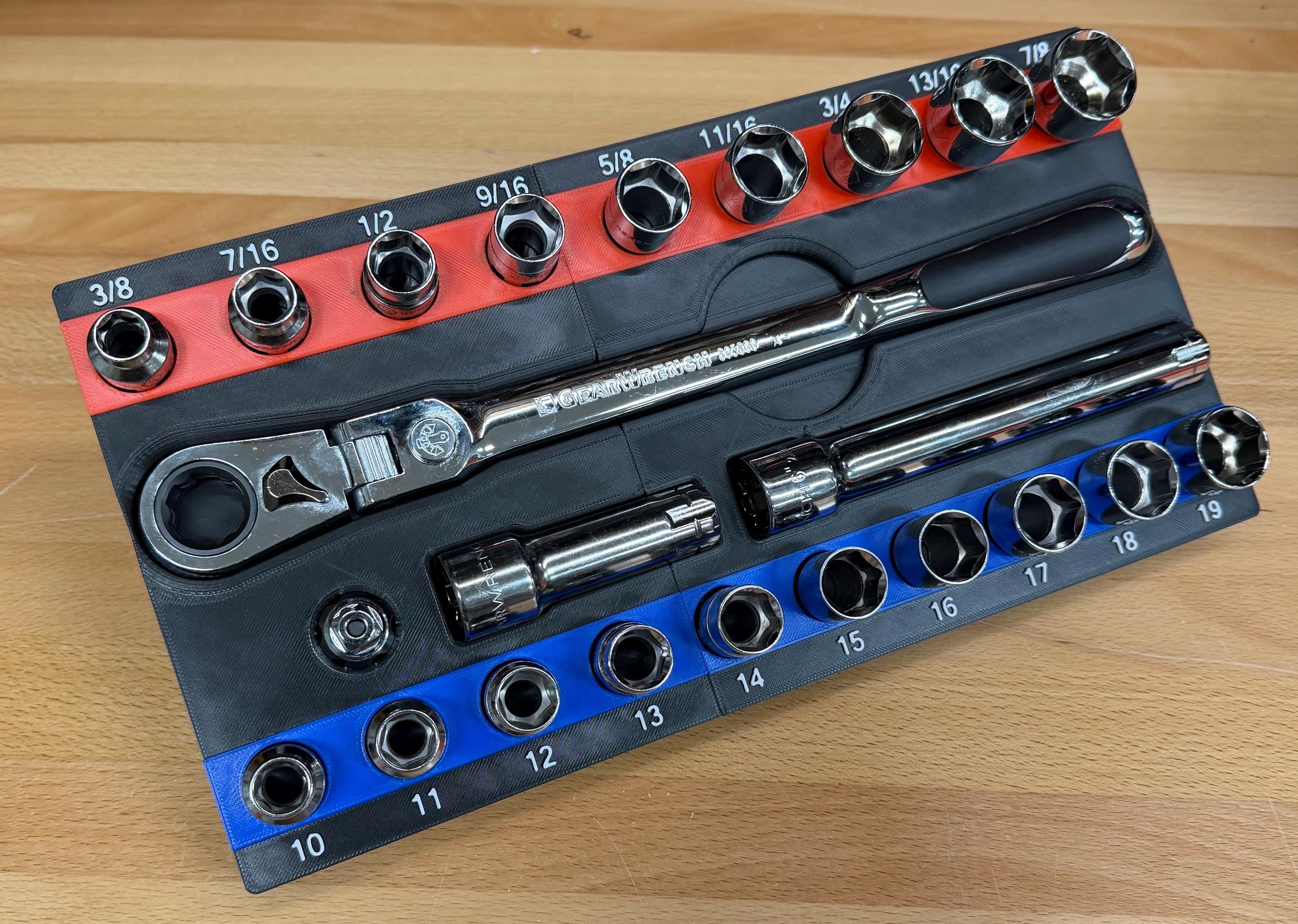 GearWrench 23-Piece 3/8″ Pass-Thru Socket Set – SAE & Metric 6-Point #893823 Organizer